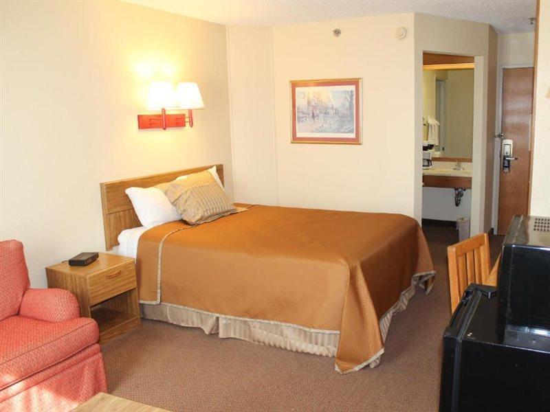 Travelodge By Wyndham Perry National Fairgrounds Area I-75 Екстериор снимка