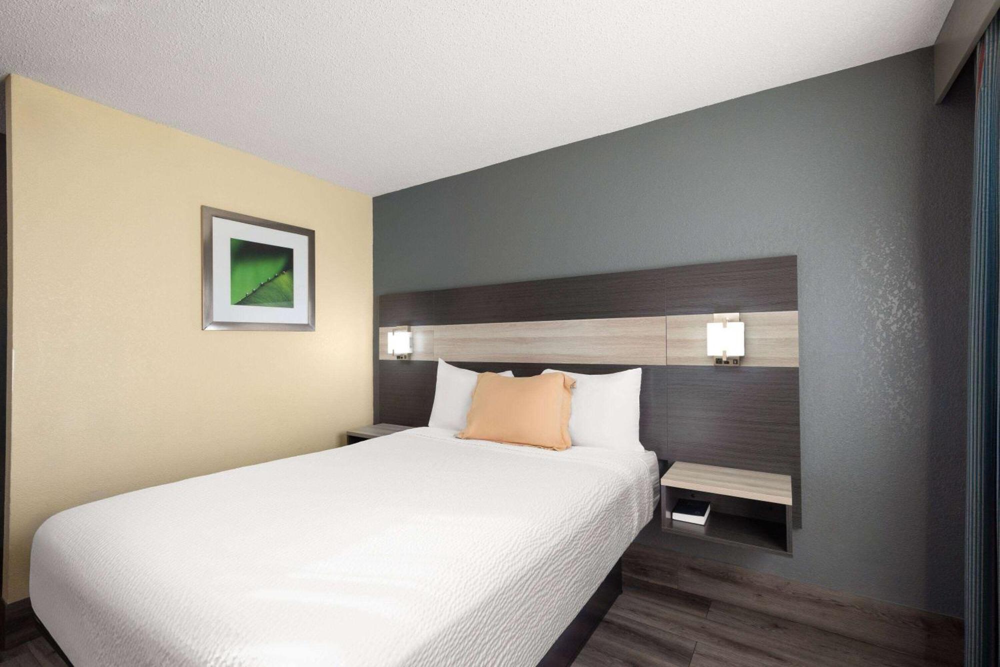 Travelodge By Wyndham Perry National Fairgrounds Area I-75 Екстериор снимка