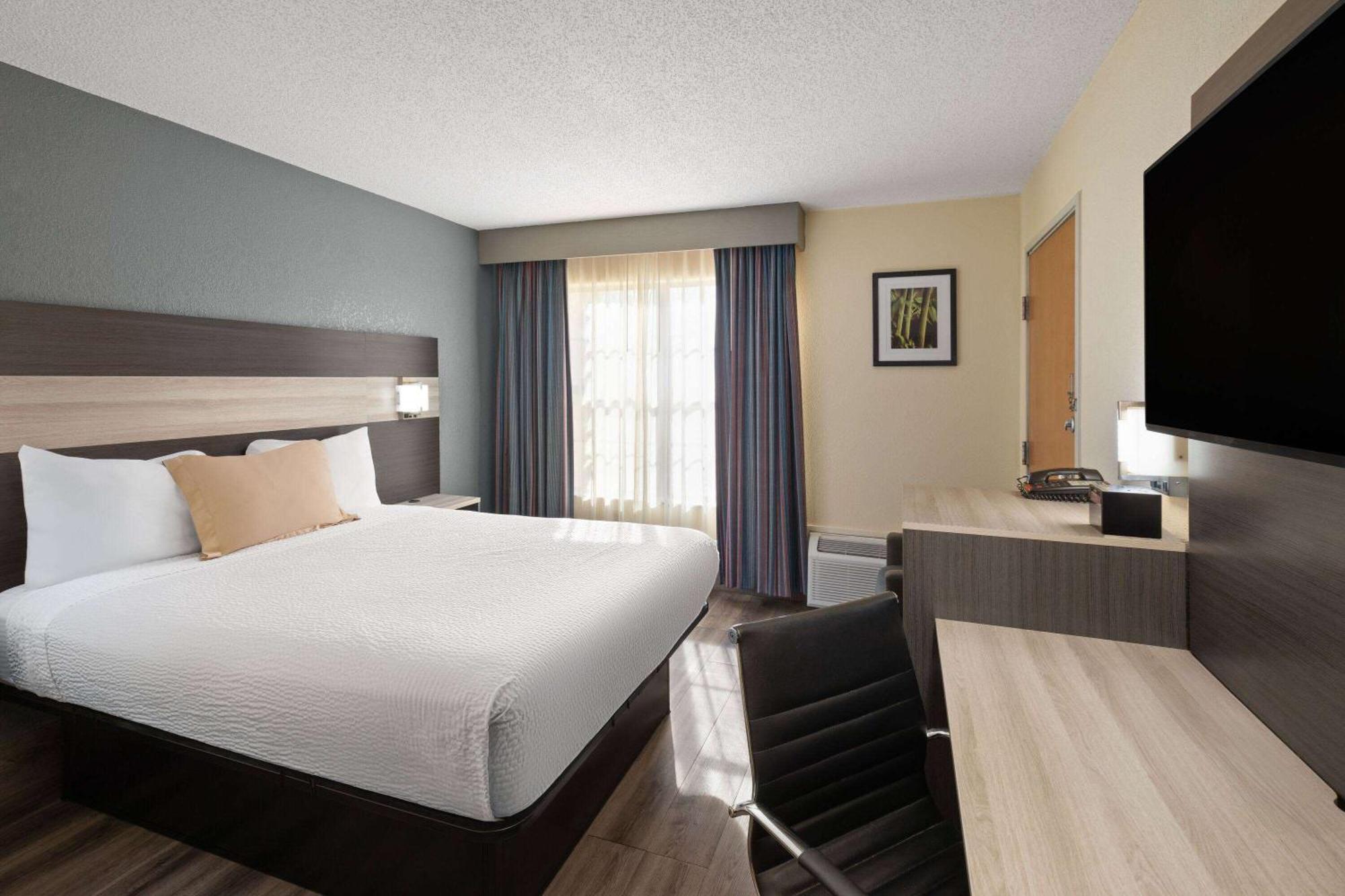 Travelodge By Wyndham Perry National Fairgrounds Area I-75 Екстериор снимка