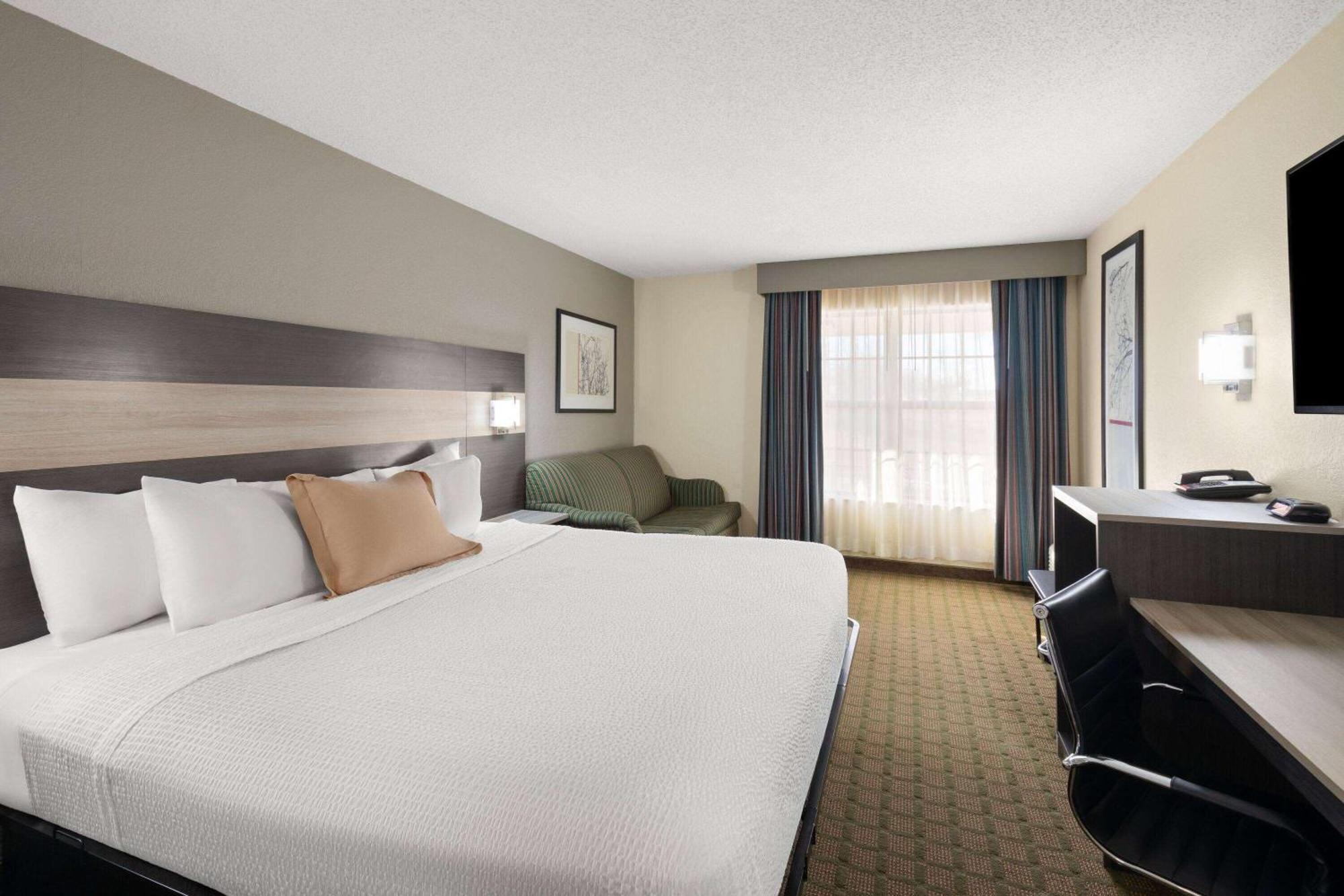 Travelodge By Wyndham Perry National Fairgrounds Area I-75 Екстериор снимка