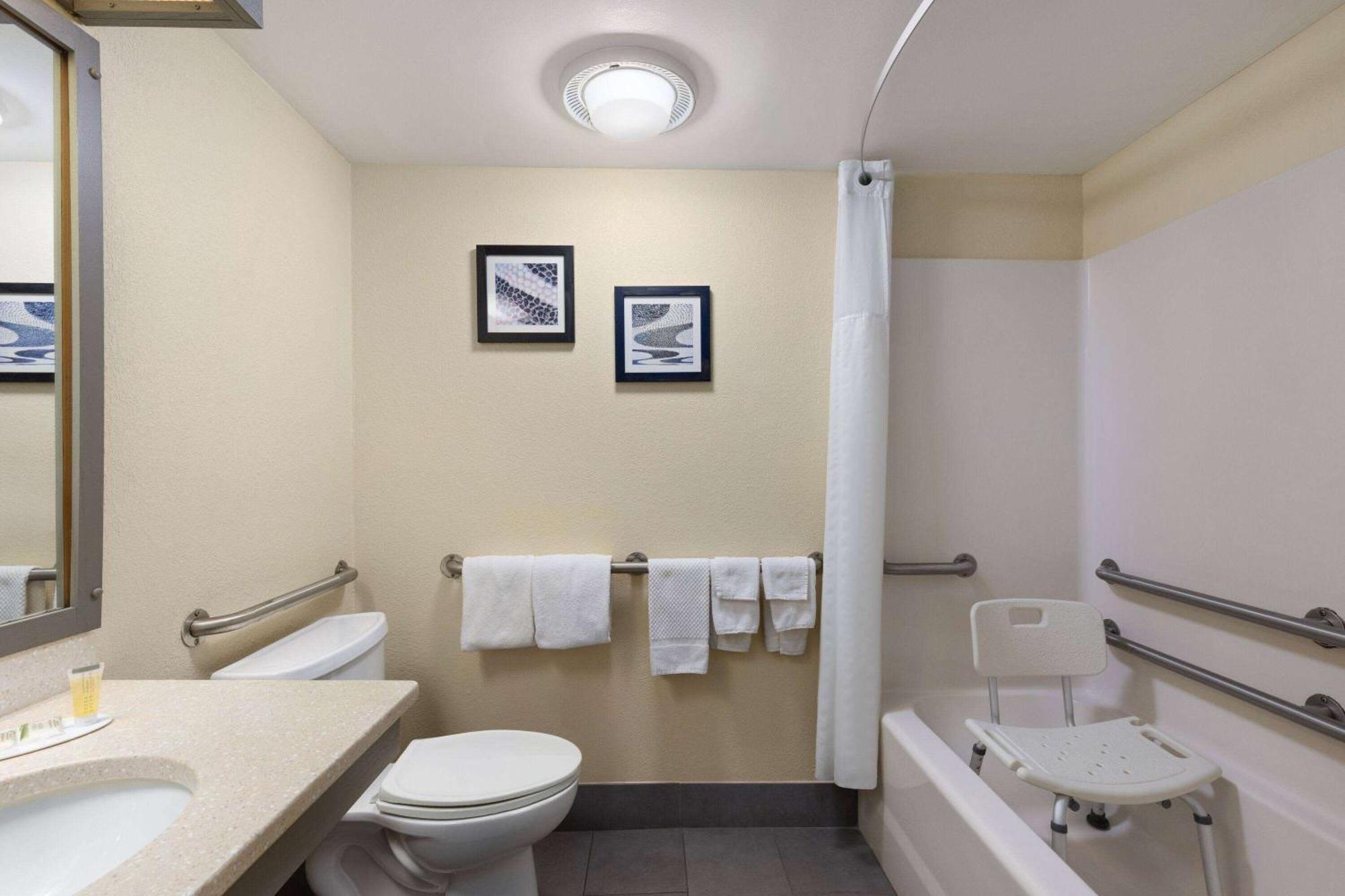 Travelodge By Wyndham Perry National Fairgrounds Area I-75 Екстериор снимка