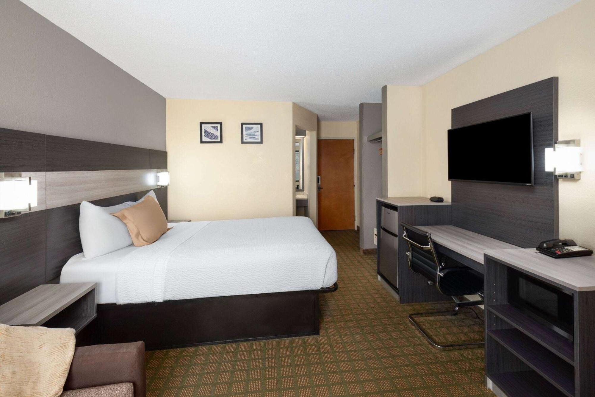 Travelodge By Wyndham Perry National Fairgrounds Area I-75 Екстериор снимка