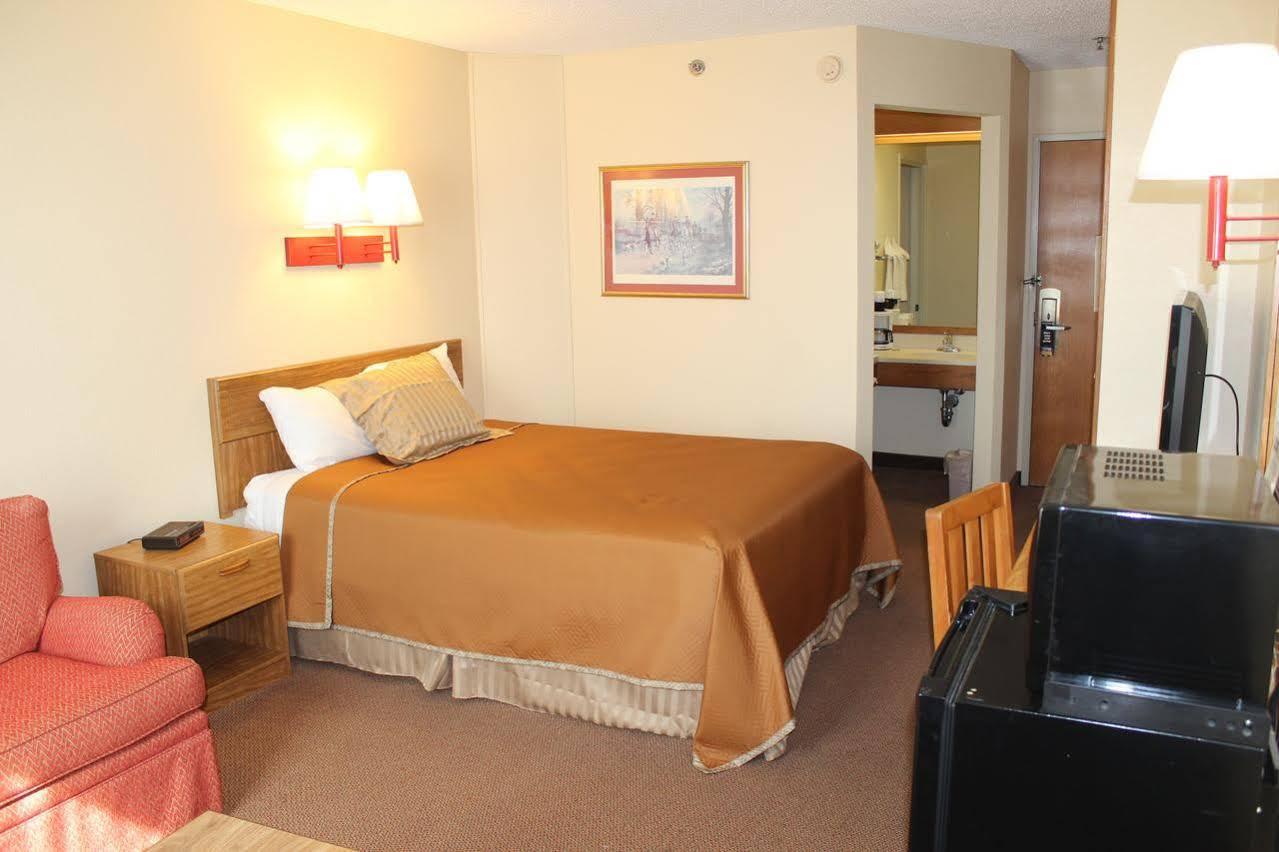 Travelodge By Wyndham Perry National Fairgrounds Area I-75 Екстериор снимка